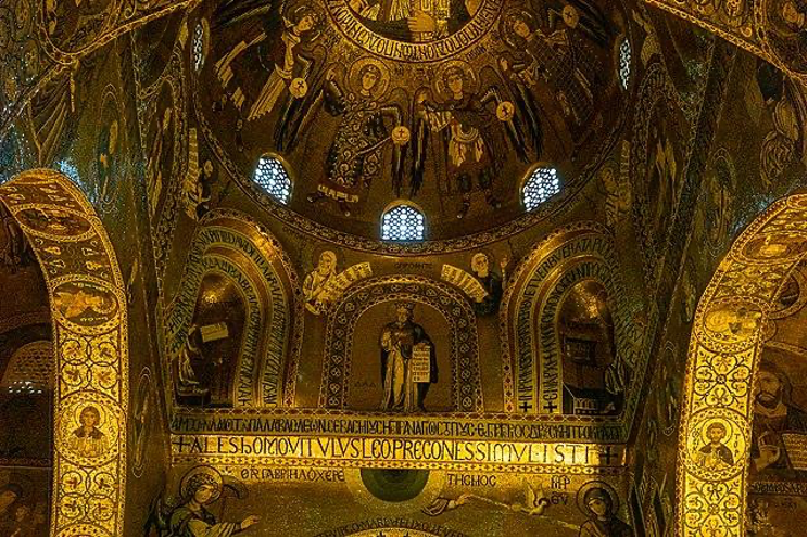 In foto: l'interno della Cappella Palatina