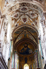 In foto: il soffitto della Cattedrale di Cefalù (sezione absidale)
